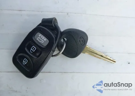 2013 Hyundai Elantra Limited from USA, damaged, VIN KMHDH4AE1DU871639